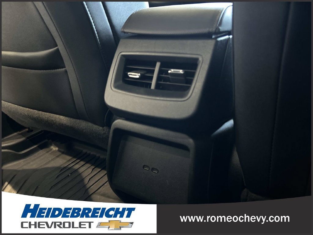 Used 2024 Chevrolet Equinox EV LT FWD image 17
