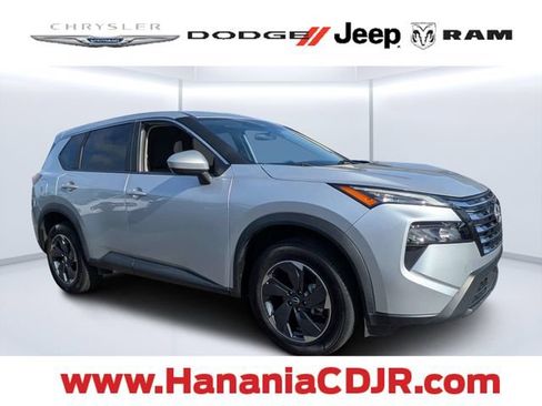 Used 2024 Nissan Rogue SV FWD image 1