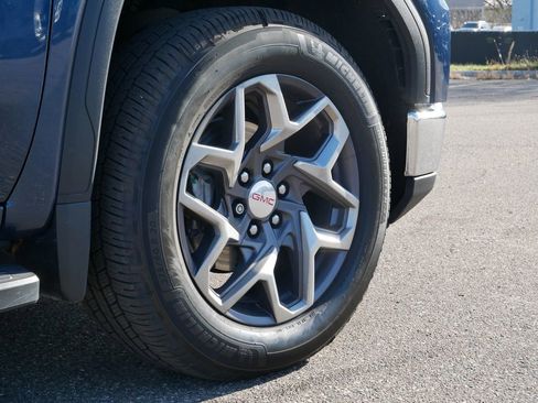 Used 2022 GMC Sierra 1500 SLT w/ SLT Convenience Package image 9