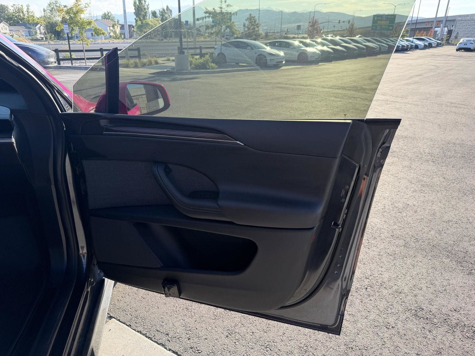 Used 2025 Tesla Model X AWD/4WD image 22