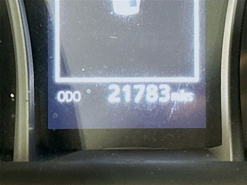 Used 2024 Toyota Camry SE image 10