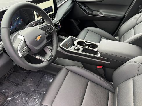 New 2026 Chevrolet Equinox LT w/ Convenience Package II AWD/4WD image 7