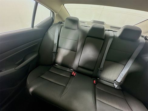 Used 2024 Nissan Altima 2.5 SV image 12