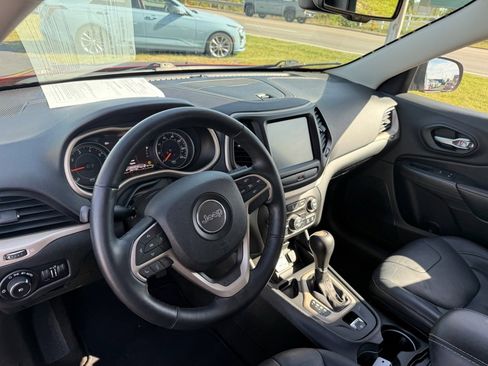 Used 2015 Jeep Cherokee Limited image 10