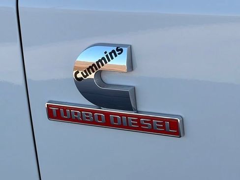 Used 2024 RAM 2500 Laramie AWD/4WD image 10