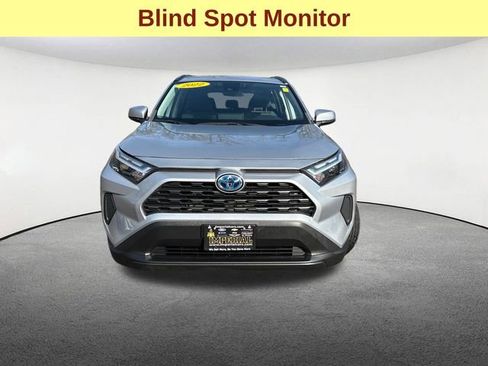 Used 2022 Toyota RAV4 XLE image 4