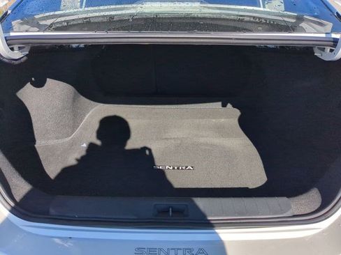 Used 2025 Nissan Sentra SR FWD image 31