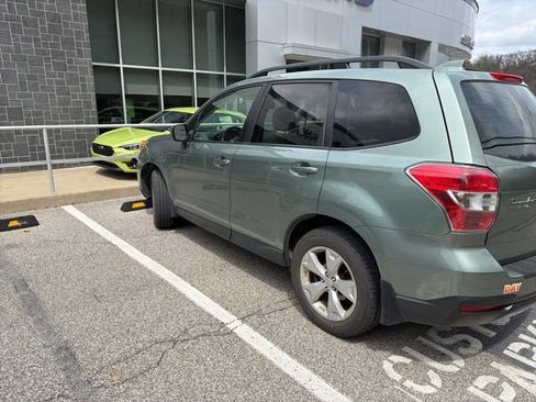 Used 2016 Subaru Forester 2.5i Premium w/ All-Weather Package AWD/4WD image 8