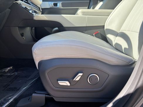 Used 2025 Hyundai Santa Fe SEL image 23