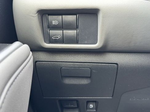 Used 2020 Toyota Highlander XLE image 34