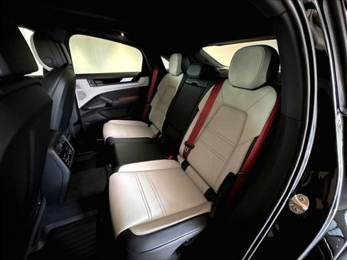 New 2026 Porsche Cayenne Coupe AWD/4WD image 28