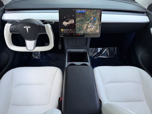 Used 2021 Tesla Model Y Long Range image 39