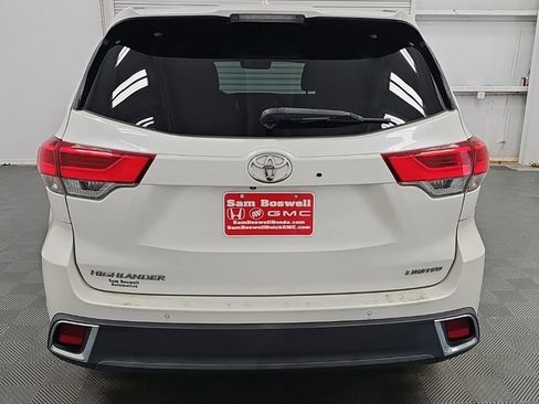 Used 2017 Toyota Highlander Limited FWD image 8
