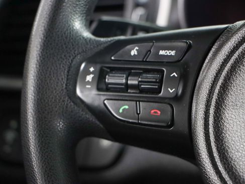 Used 2017 Kia Sorento L image 13