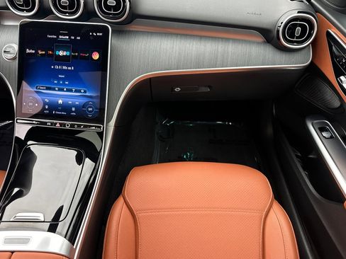 Used 2025 Mercedes-Benz C 300 Sedan image 29