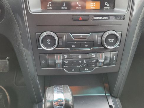 Used 2018 Ford Explorer XLT w/ Equipment Group 201A image 20