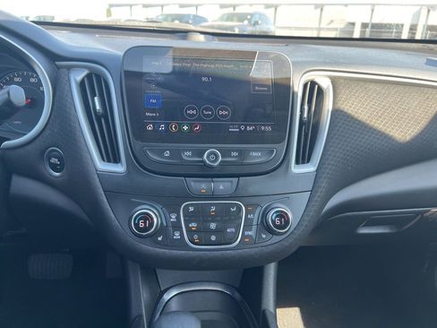 Used 2023 Chevrolet Malibu LT FWD image 12