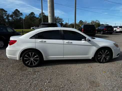 Used 2012 Chrysler 200 Touring FWD image 7