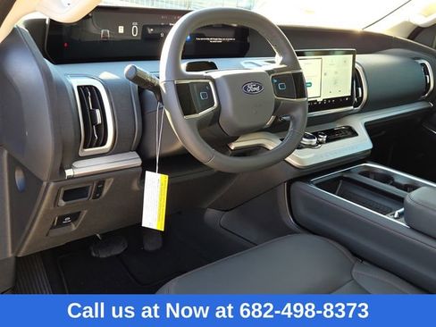 New 2025 Ford Expedition Active image 17