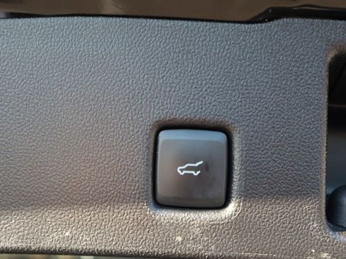 Used 2025 Ford Escape ST-Line Select AWD/4WD image 25