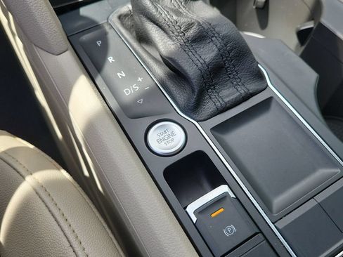 Used 2019 Volkswagen Atlas SE FWD image 35