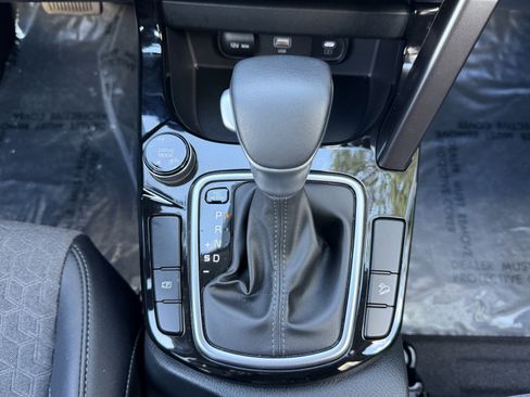 Used 2025 Kia Seltos S image 23