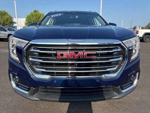 Used 2023 GMC Terrain SLT w/ Infotainment Package II AWD/4WD image 11