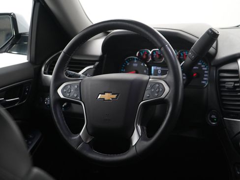 Used 2019 Chevrolet Suburban LT image 15