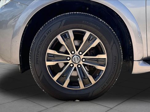 Used 2017 Nissan Armada Platinum w/ Captain Seat Package RWD image 10