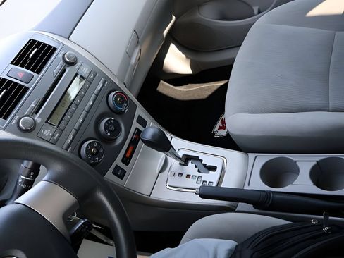 Used 2011 Toyota Corolla LE FWD image 20