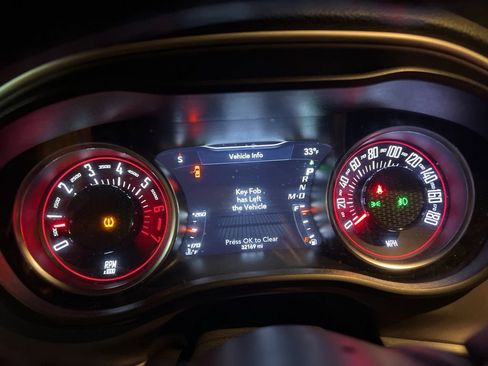 Used 2022 Dodge Challenger R/T Scat Pack w/ Driver Convenience Group image 9