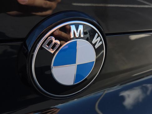 Used 2020 BMW X6 sDrive40i w/ M Sport Package image 18