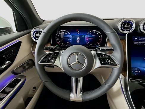 Used 2026 Mercedes-Benz GLC 300 4MATIC image 11