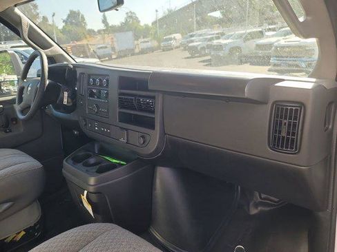 Used 2024 Chevrolet Express 4500 Extended w/ Power Convenience Package RWD image 23