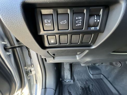 Used 2025 Subaru Forester Limited w/ Protection Package (1PH) image 18