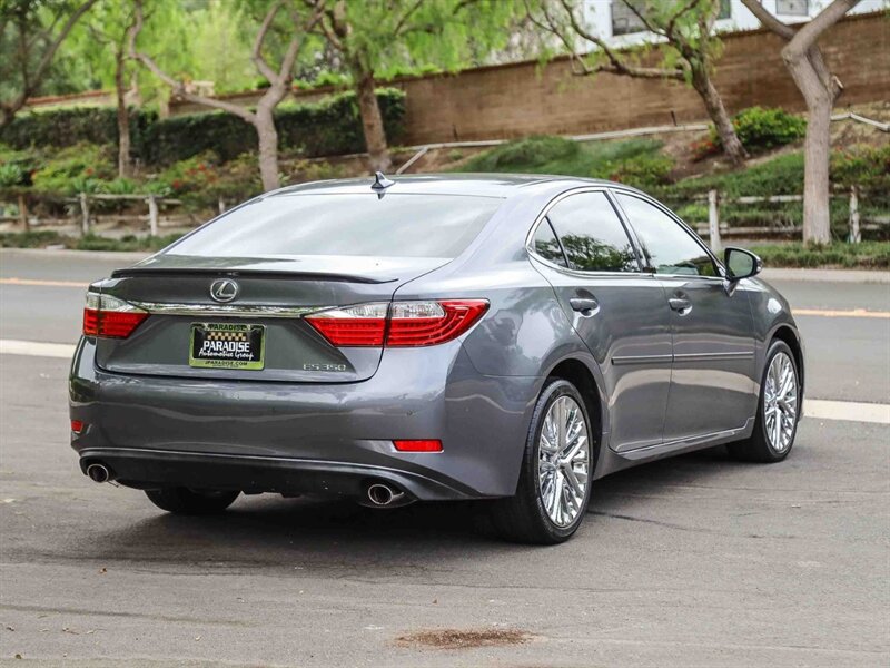 Used 2013 Lexus ES 350 w/ Luxury Pkg FWD image 5