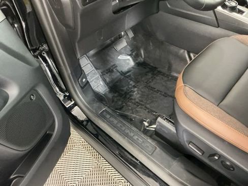 Used 2025 Ford Bronco Sport Outer Banks w/ Sasquatch Outer Banks Package image 17