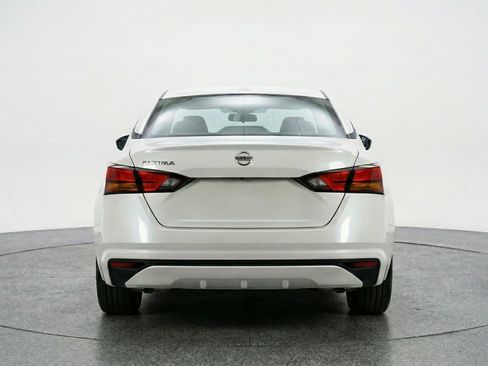 Used 2025 Nissan Altima 2.5 SV image 7