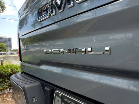 Used 2025 GMC Sierra 2500 Denali Ultimate w/ Max Trailering Package AWD/4WD image 8