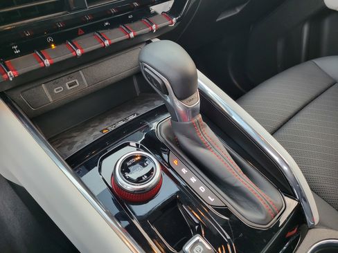 Certified 2024 GMC Canyon AT4X image 29