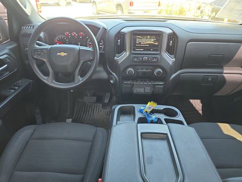 Used 2024 Chevrolet Silverado 1500 Custom image 9
