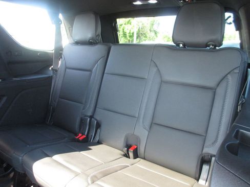 Used 2021 GMC Yukon Denali w/ Denali Premium Package AWD/4WD image 26