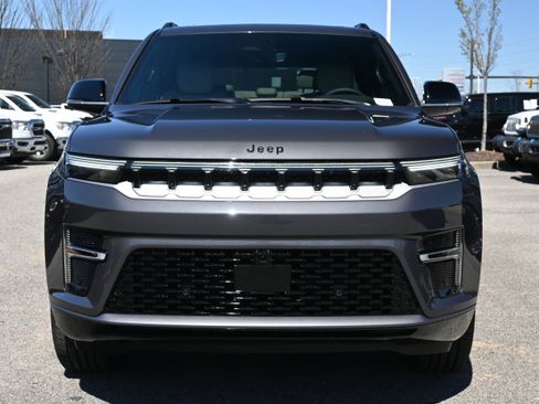 New 2026 Jeep Grand Wagoneer 4WD image 3