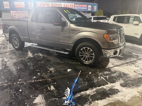 Used 2011 Ford F150 XLT w/ XLT Chrome Pkg image 2