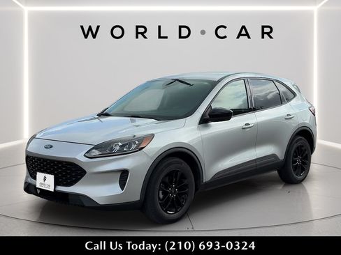 Used 2020 Ford Escape SE Sport FWD image 3