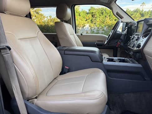 Used 2015 Ford F250 Lariat w/ Lariat Ultimate Package image 31