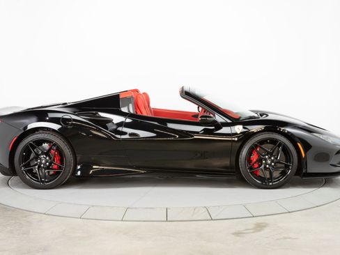 Certified 2021 Ferrari F8 Tributo image 8