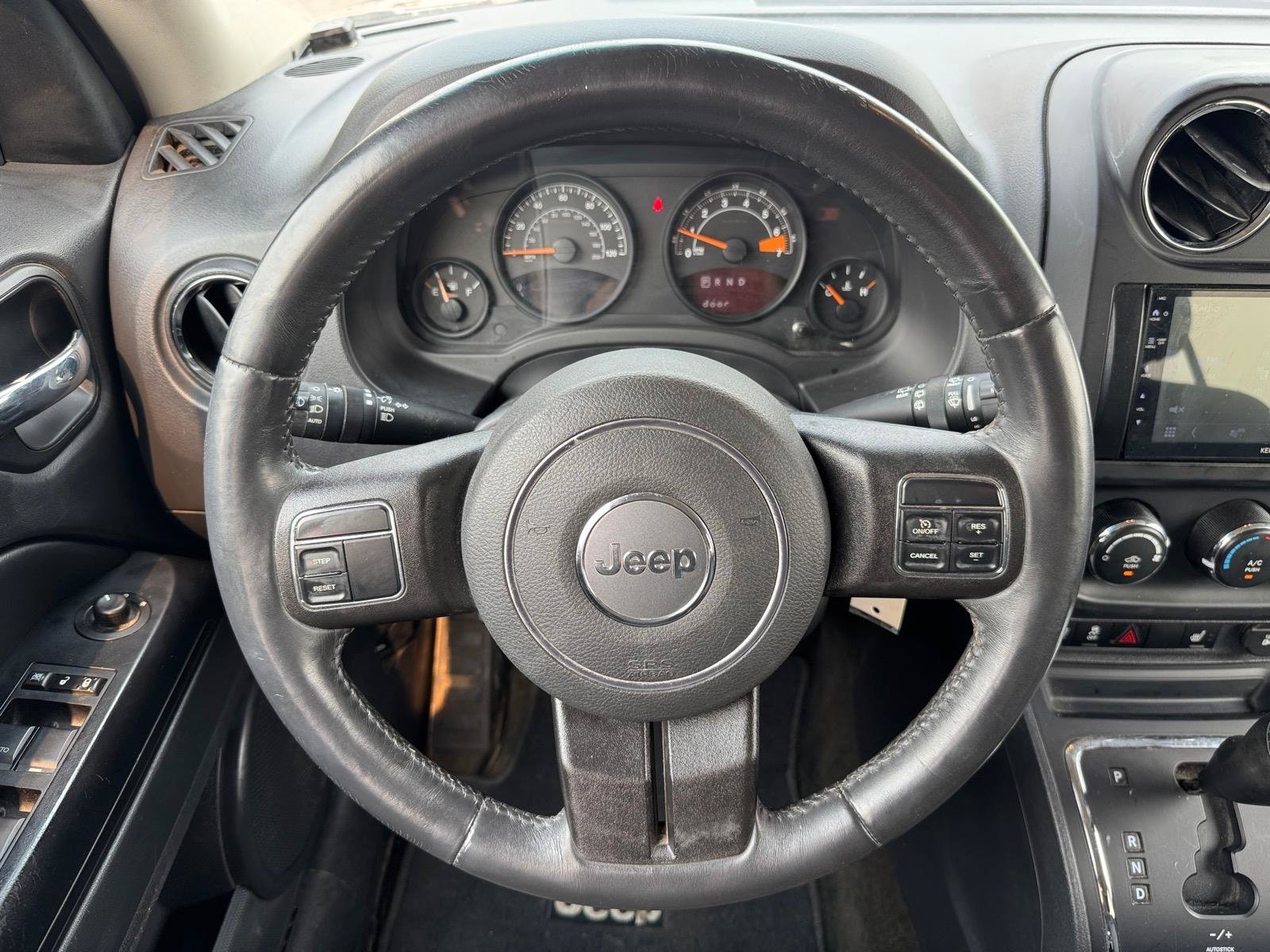 Used 2016 Jeep Patriot Latitude AWD/4WD image 8