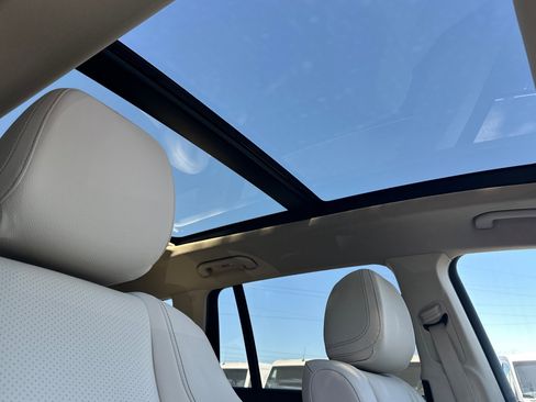 Certified 2024 Mercedes-Benz GLS 450 4MATIC image 18