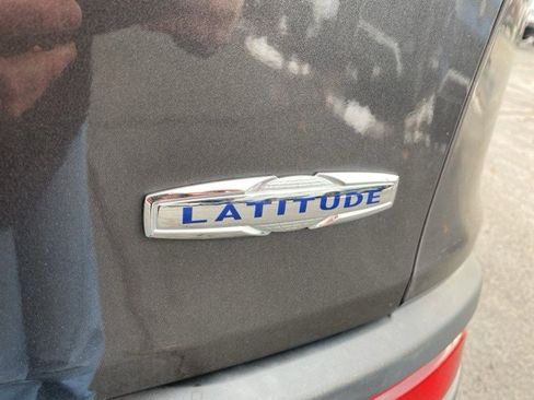 Used 2016 Jeep Cherokee Latitude w/ Cold Weather Group image 13